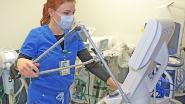 Rush Master’s Students Helping Respiratory Therapy Team Through COVID Pandemic