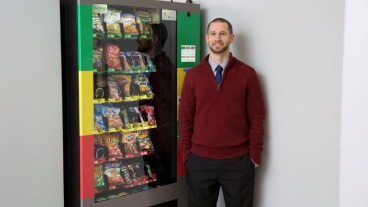 Delayed Delivery at Vending Machines Prompts Healthier Snack Choices